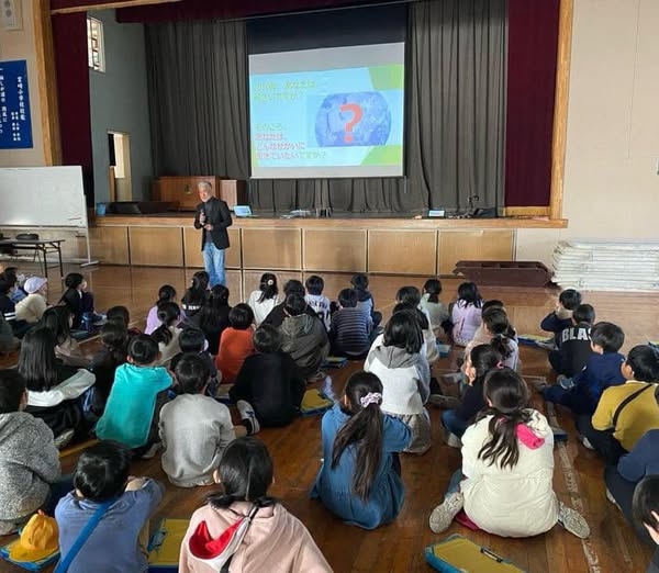 千葉市立宮崎小学校4年生123人との対話シーンと戸田